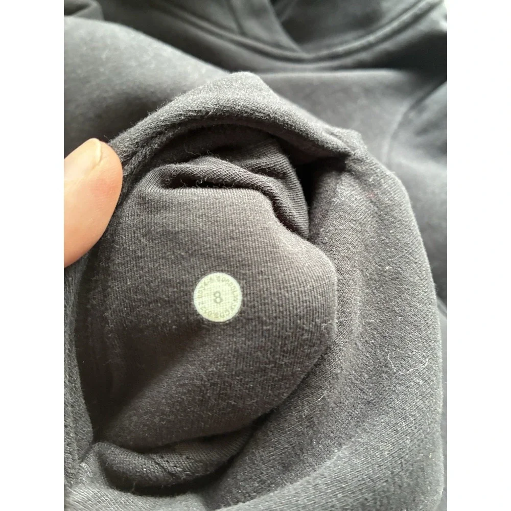 lululemon‎ loungeful Hoodie Sz 8 Black Casual Chicago Blackhawks Logo On Arm